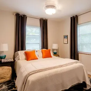 Relax At Renellie Holiday home Tampa